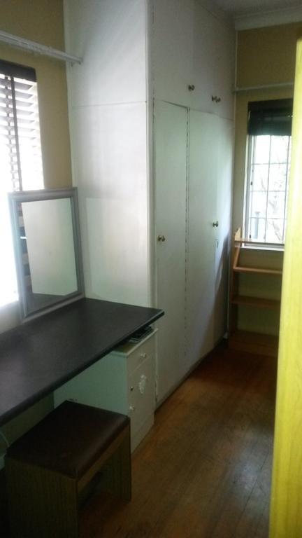 The Birches Backpacker Lodge Randburg Rum bild