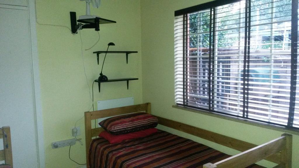 The Birches Backpacker Lodge Randburg Rum bild