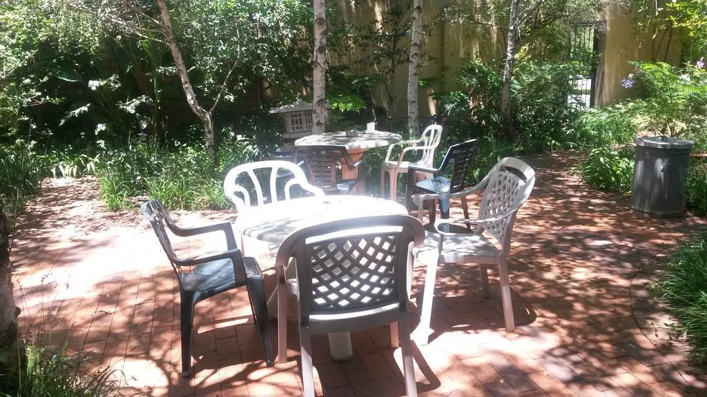 The Birches Backpacker Lodge Randburg Exteriör bild