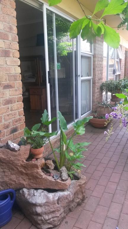 The Birches Backpacker Lodge Randburg Exteriör bild