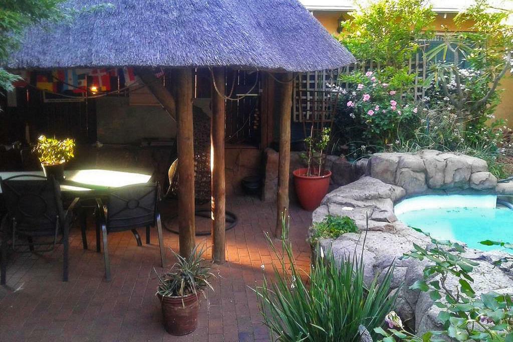 The Birches Backpacker Lodge Randburg Exteriör bild